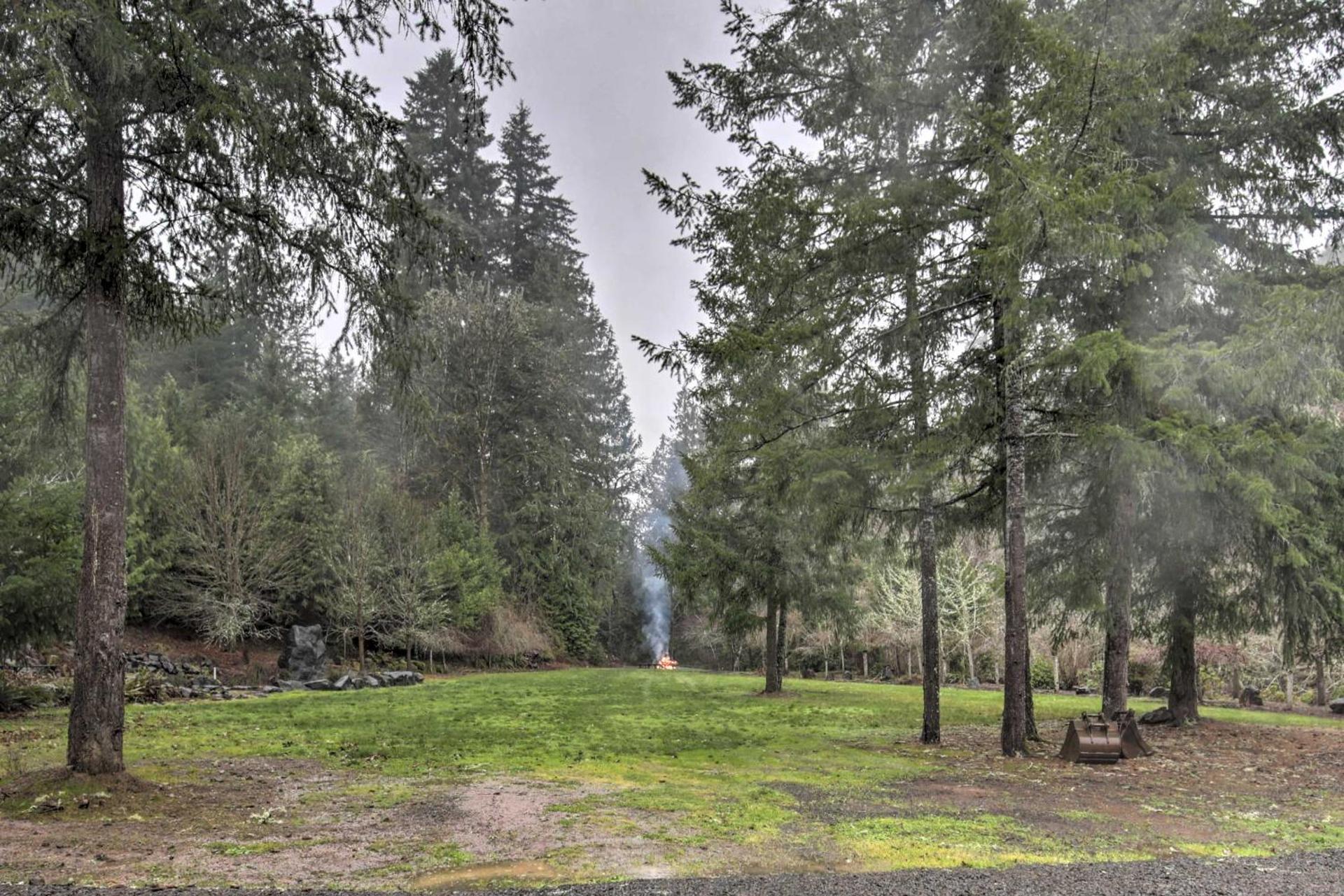 Chic Farmhouse with Creek in Heart of Wine Country!