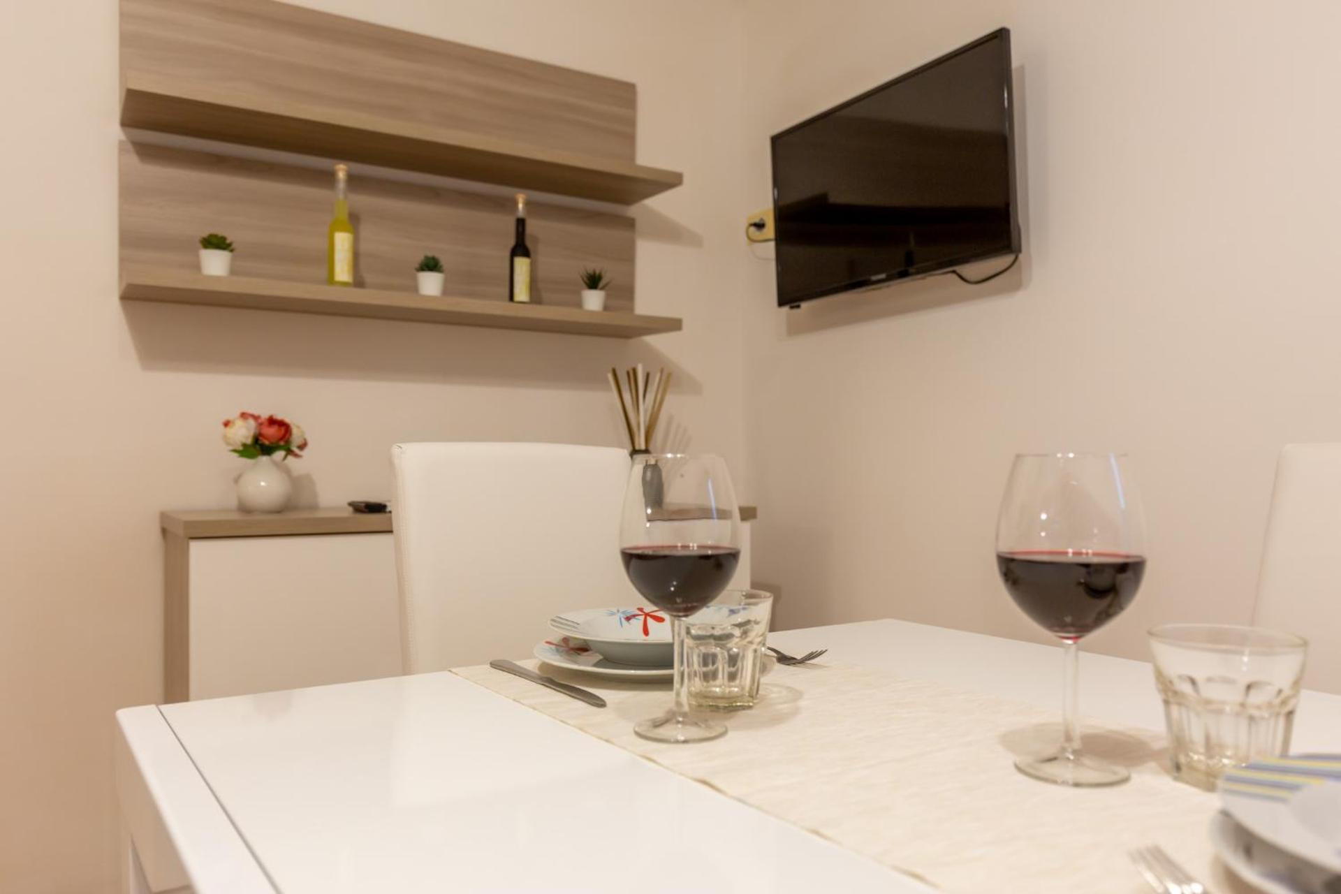 Flowers apartments & rooms