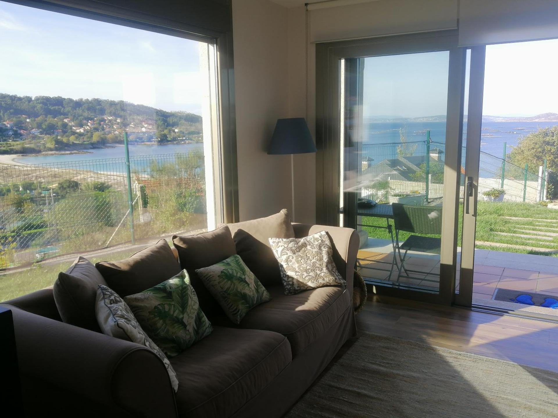 Casa apartamento a pie de playa Areabrava - en Cangas - Hio -Galicia- España