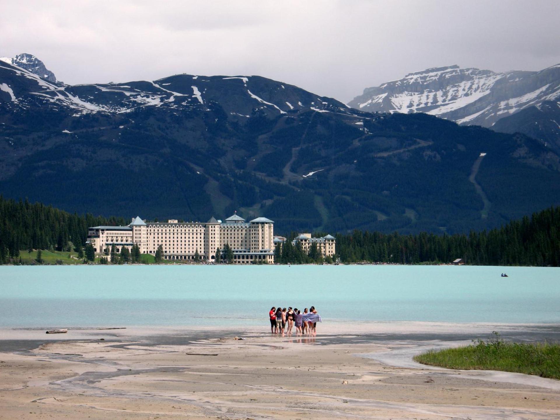 Mountain View Escape - Copperstone 2BR & Hot Tub