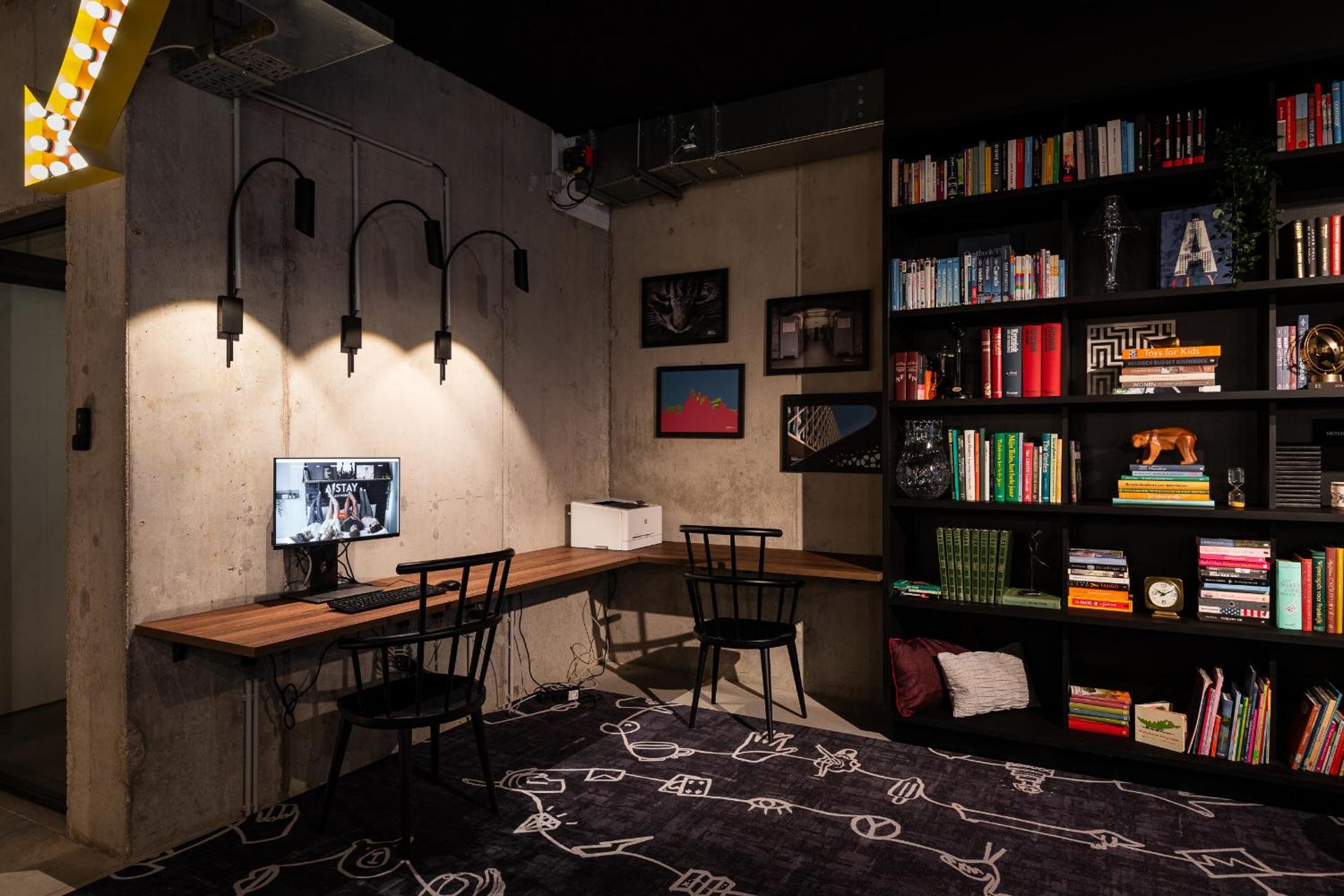 Communal lounge/ TV room