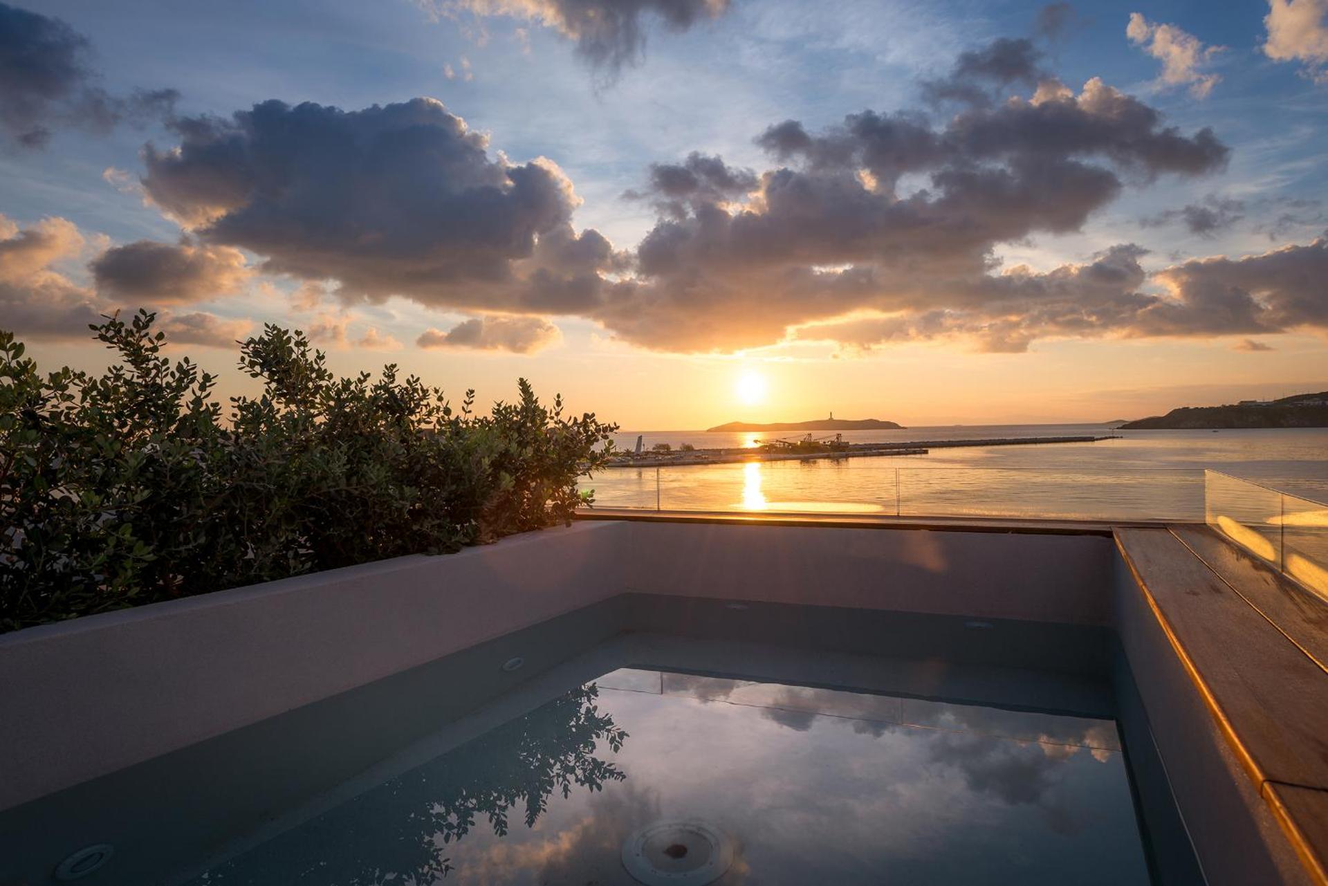 Shapes Luxury Suites