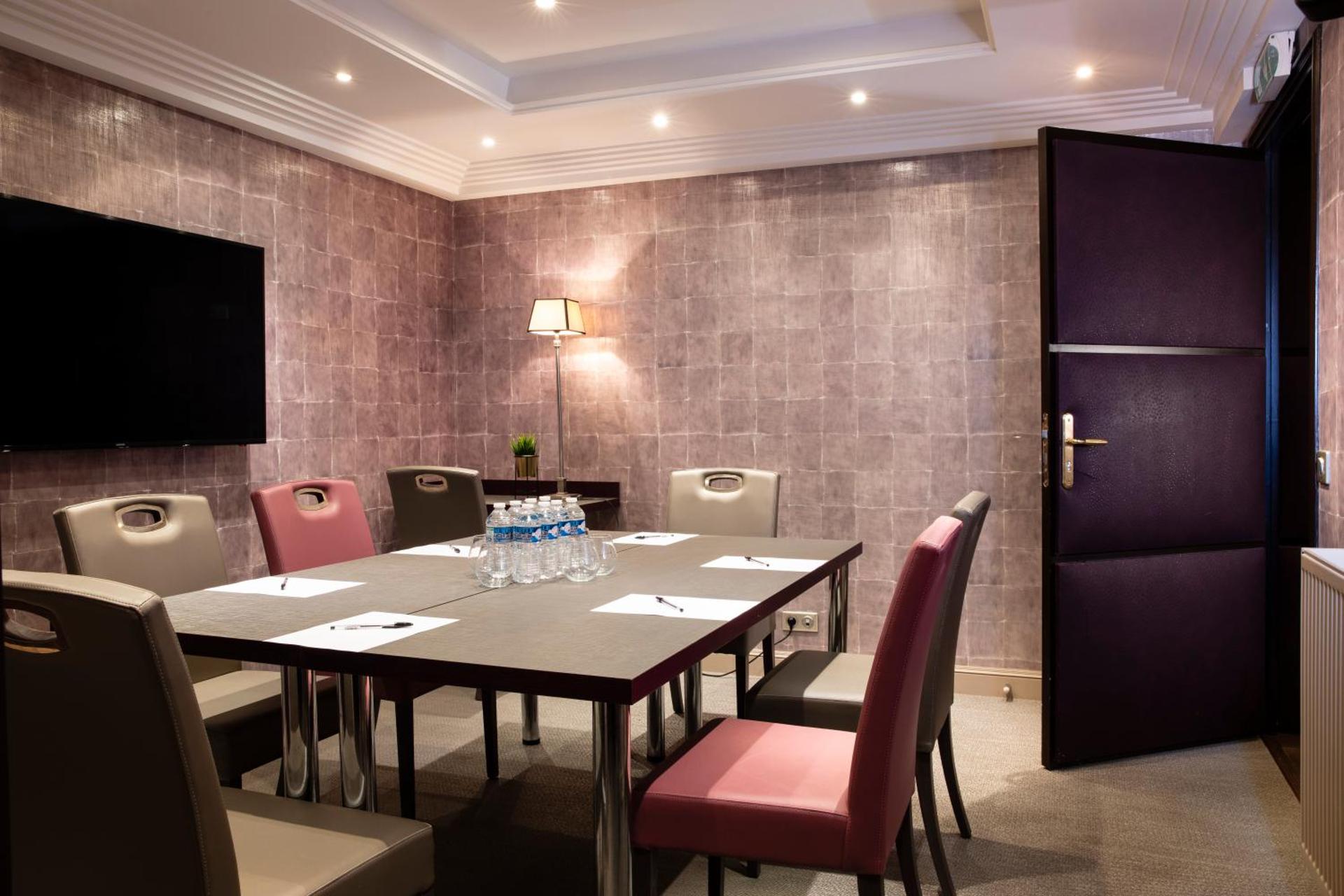 Meeting/conference room