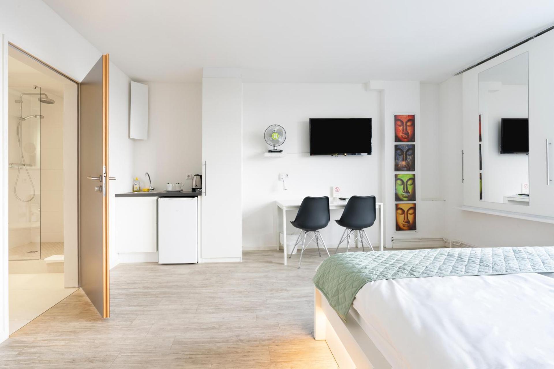 Photo of the whole room