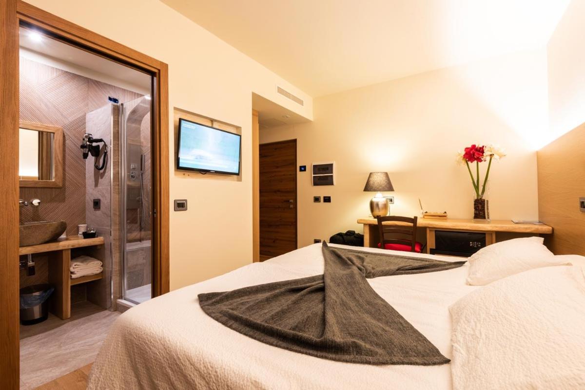 Superior Double or Twin Room with Mountain View