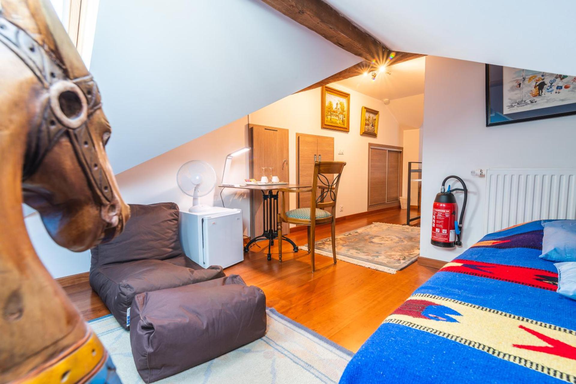 Photo of the whole room