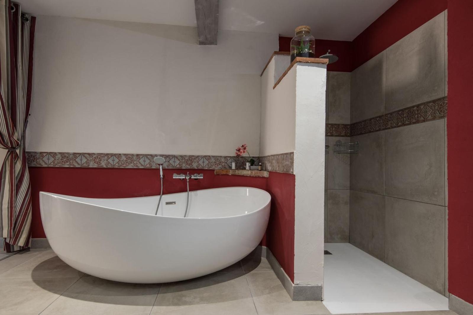 LE MAS DES COLOMBES Chambres d'hôtes B&B & SPA