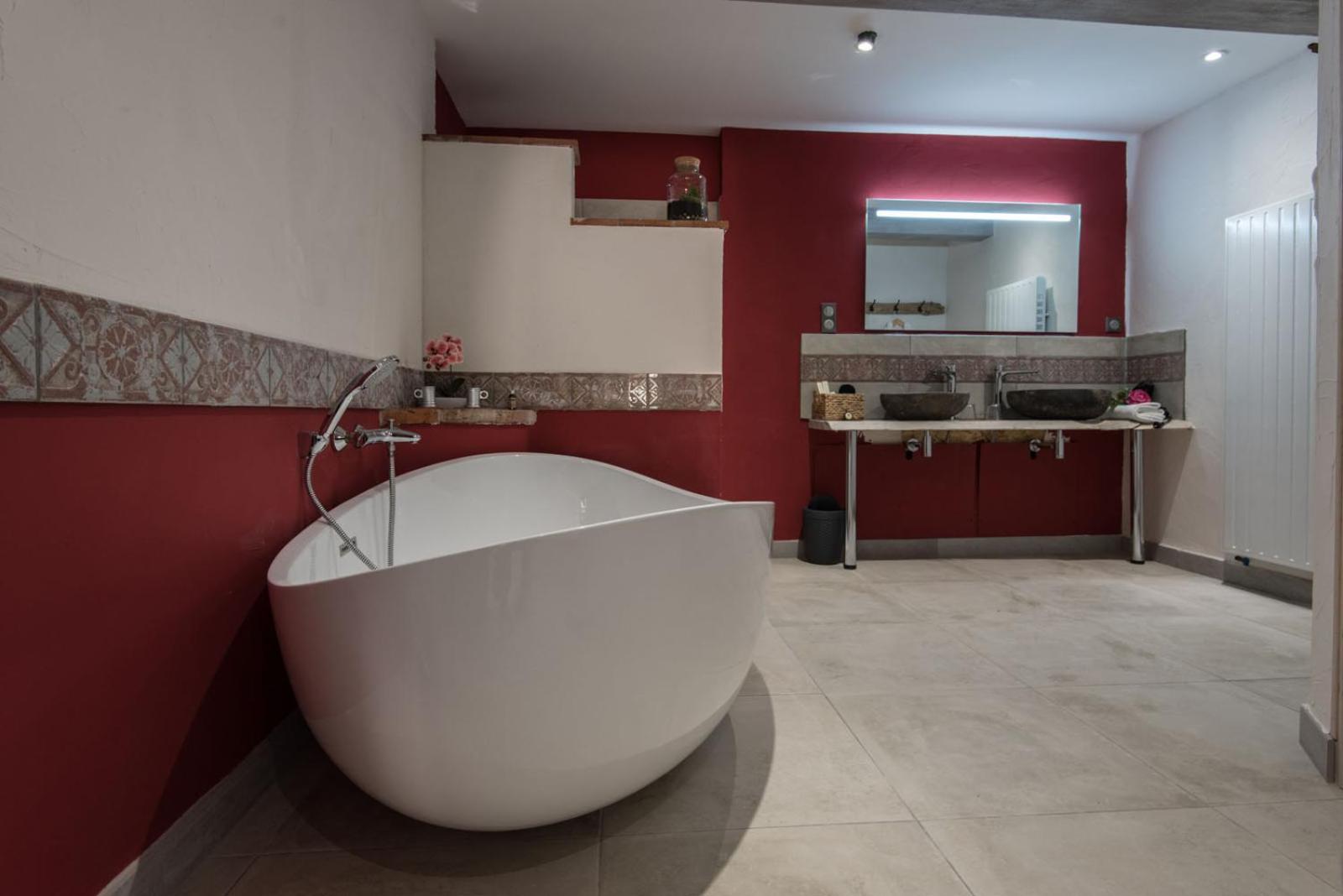 LE MAS DES COLOMBES Chambres d'hôtes B&B & SPA