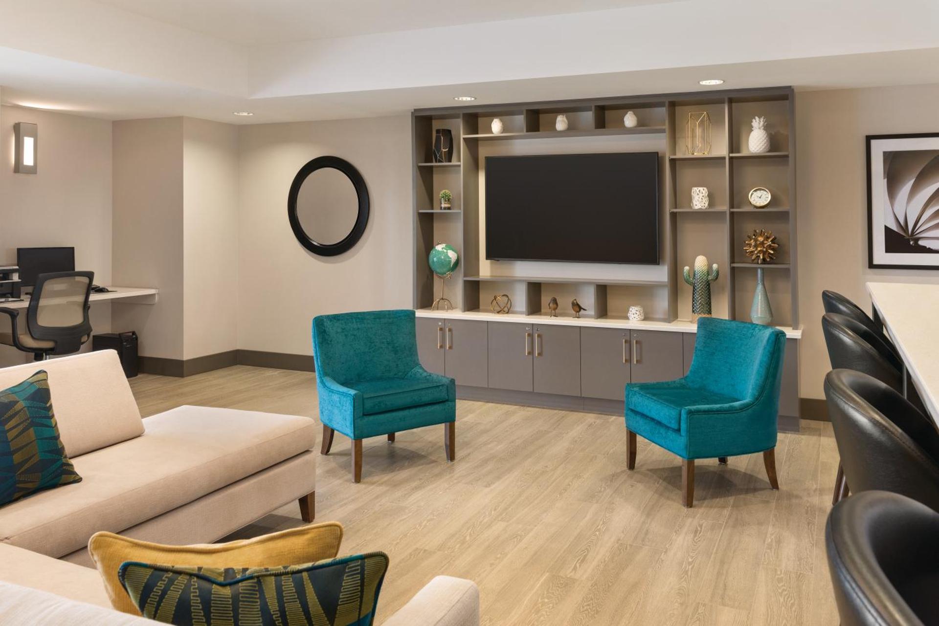 Communal lounge/ TV room