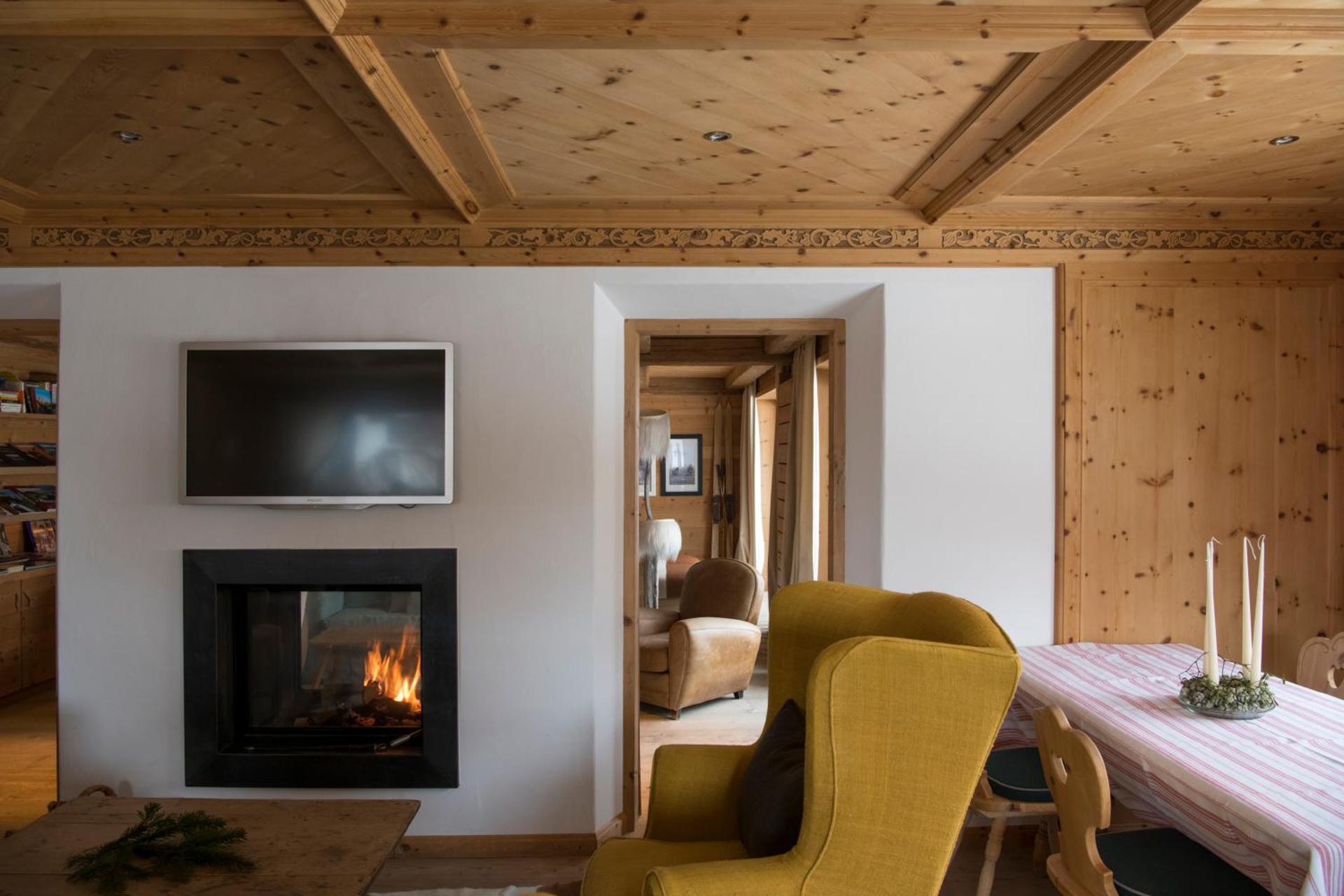 Communal lounge/ TV room