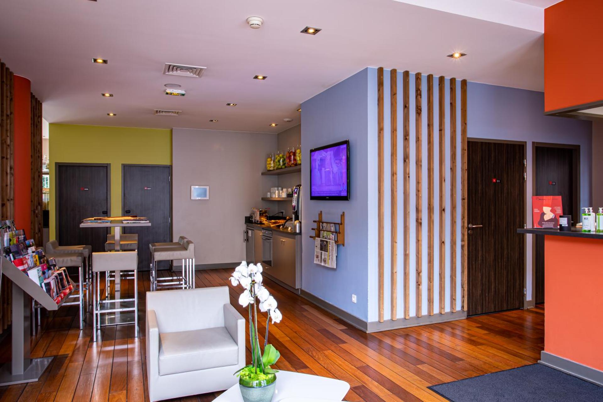 Communal lounge/ TV room