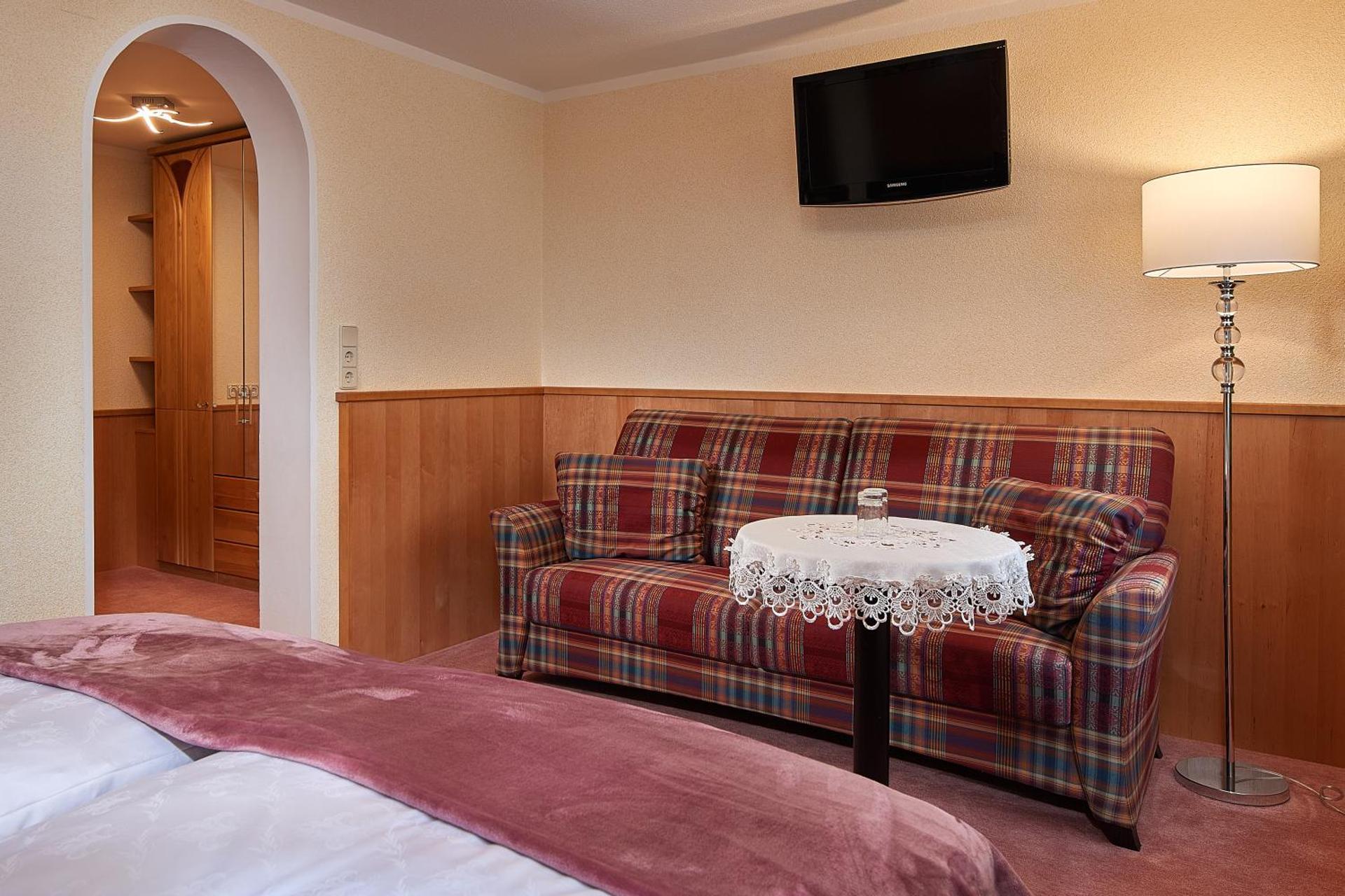 Communal lounge/ TV room