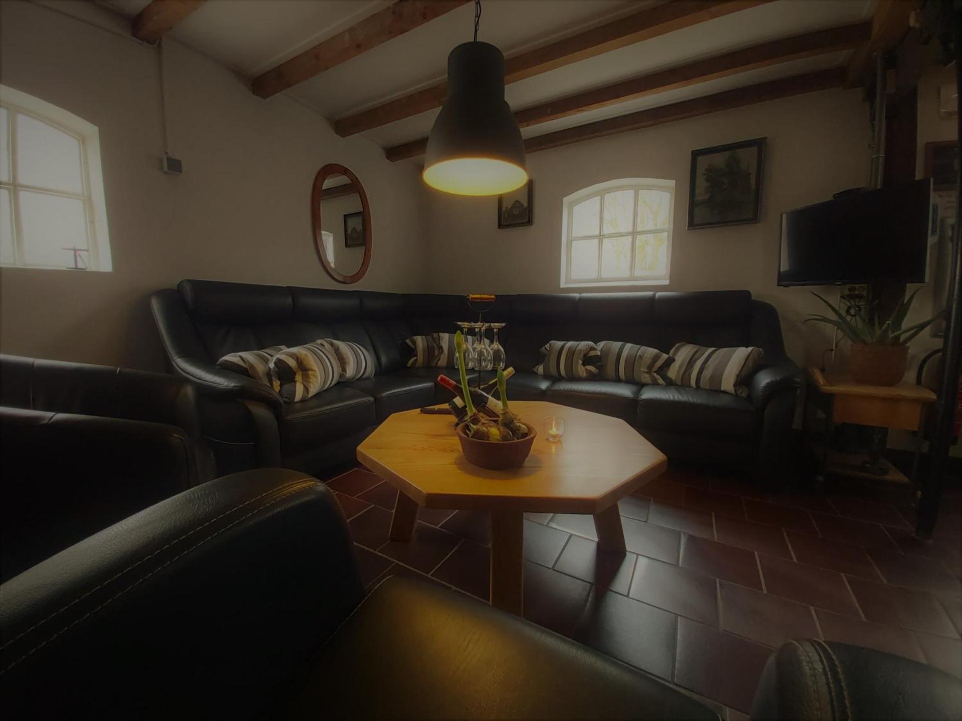 Communal lounge/ TV room