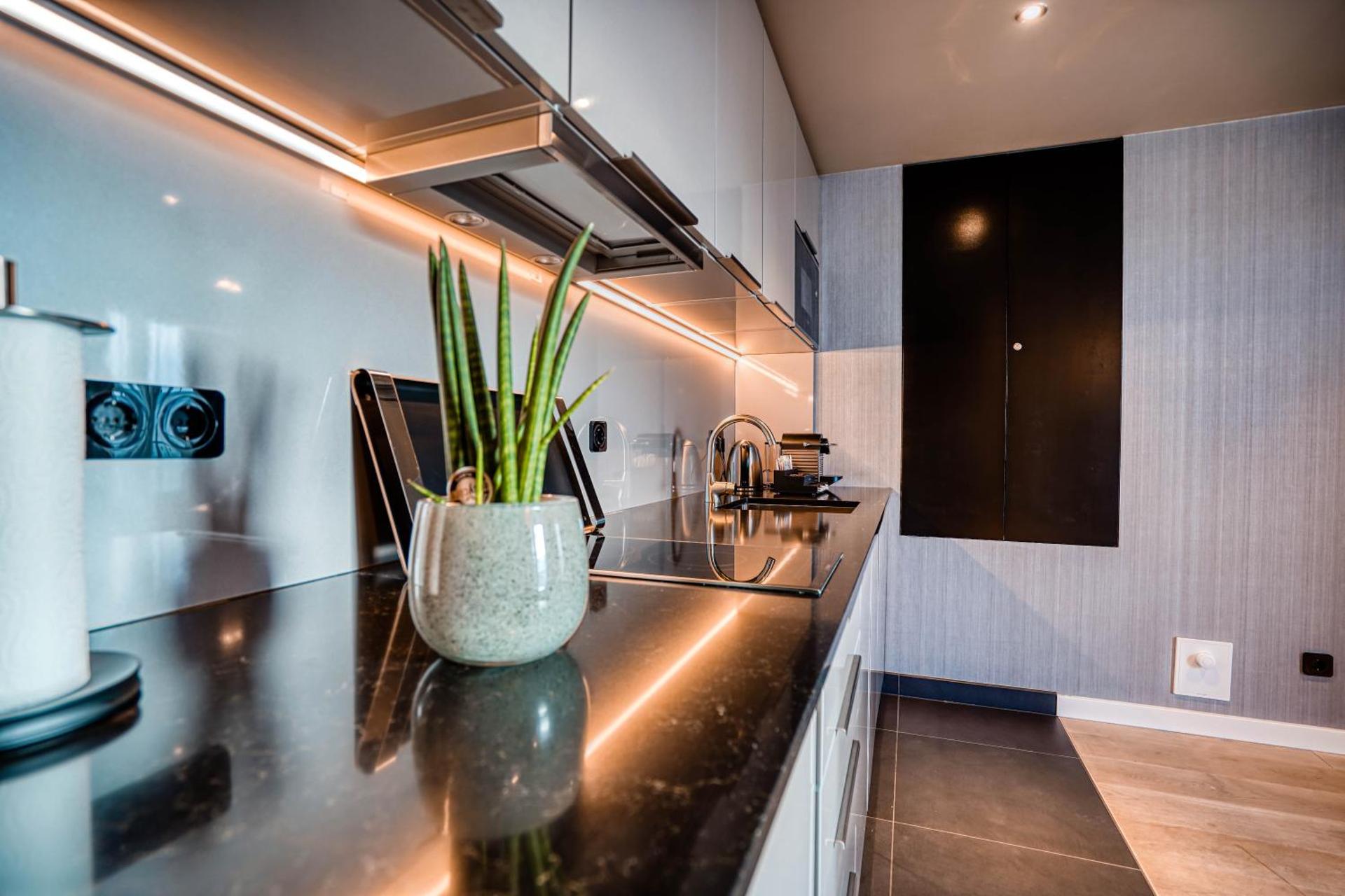 Kitchen or kitchenette