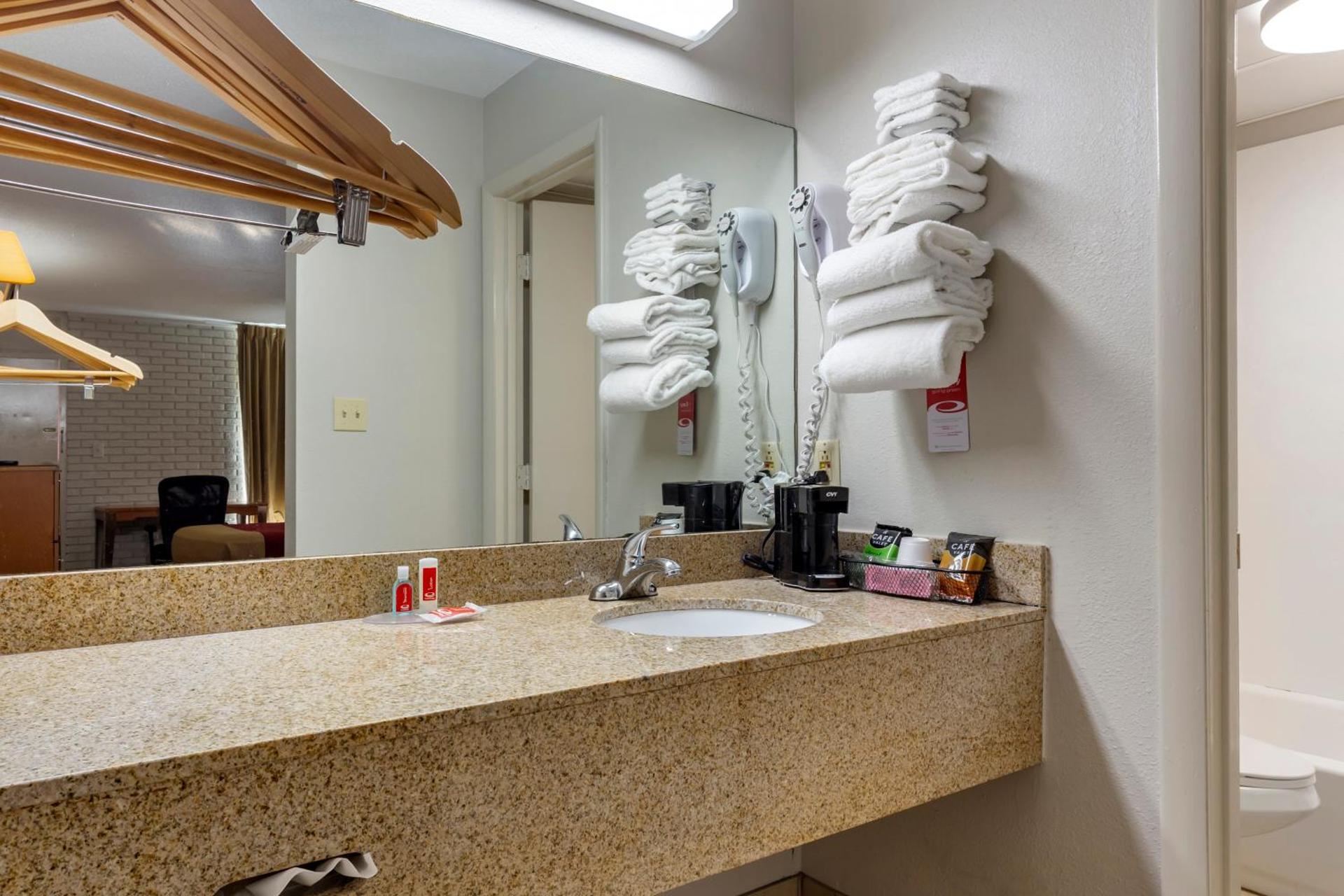 Double Room with Two Double Beds - Smoking