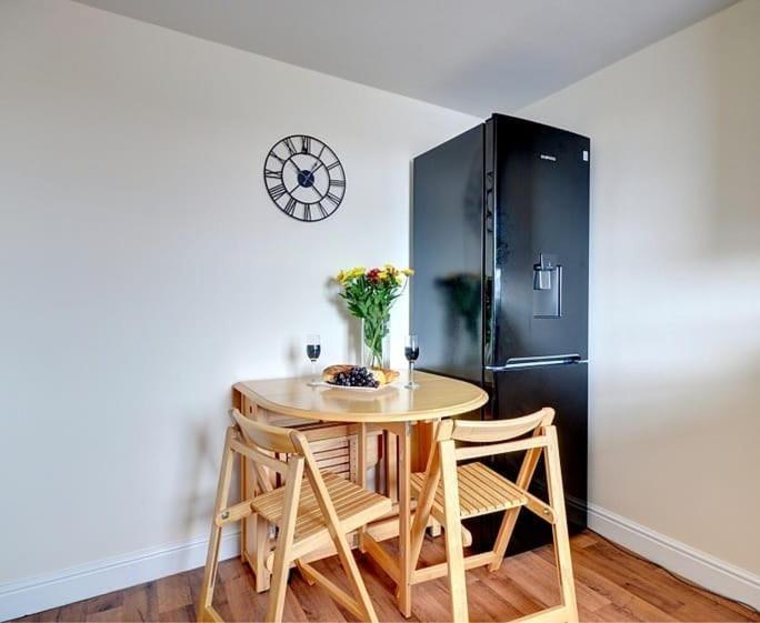 Cottages-Whitby - Marina Side