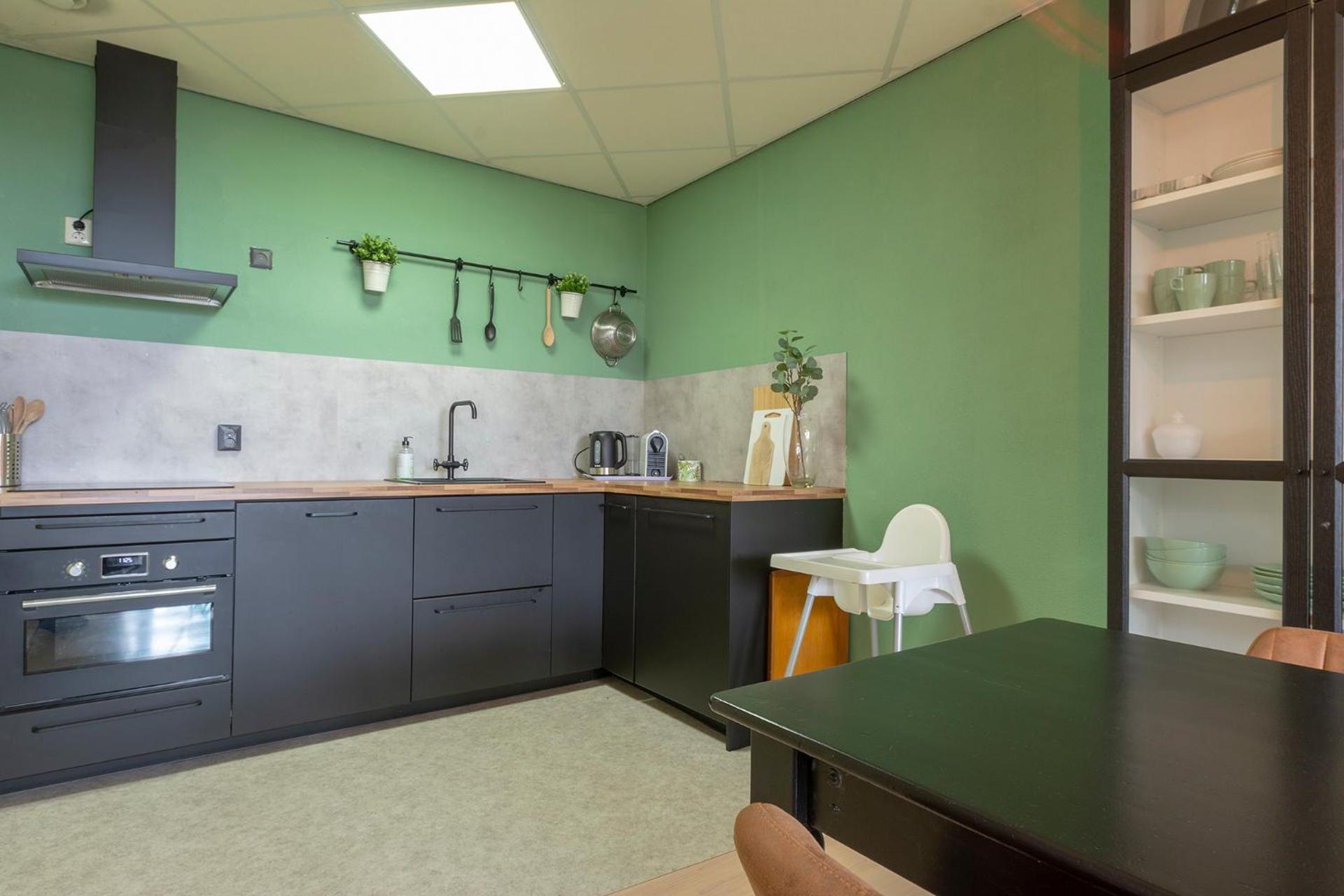 Kitchen or kitchenette