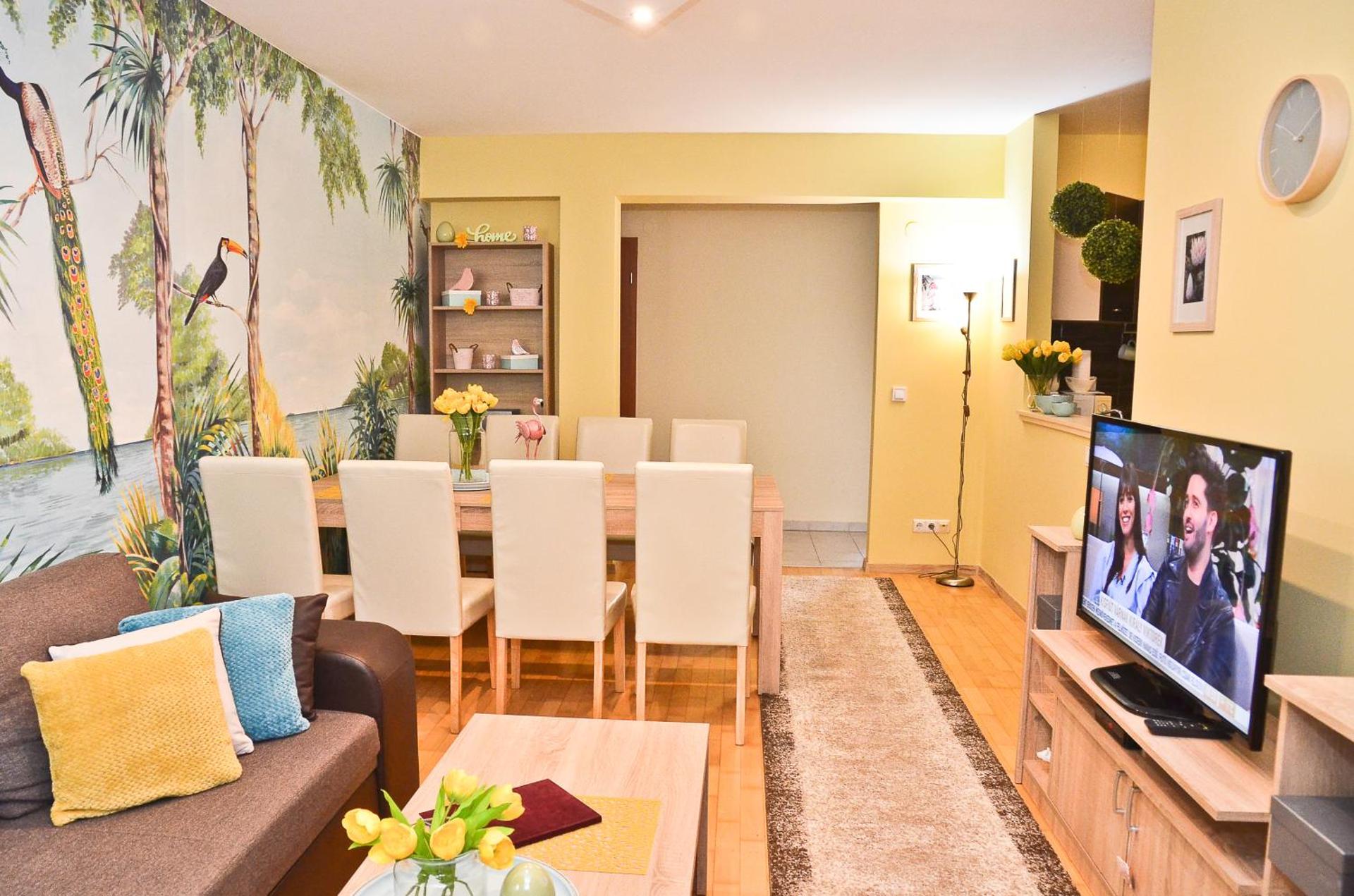 Communal lounge/ TV room