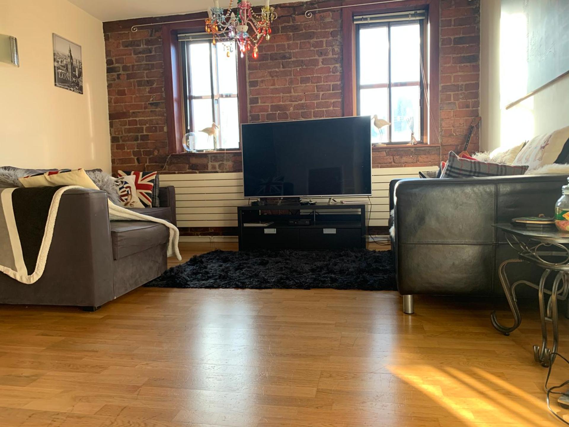 2 Bed Duplex Penthouse Apartment by Mathew Street Sleeps 6