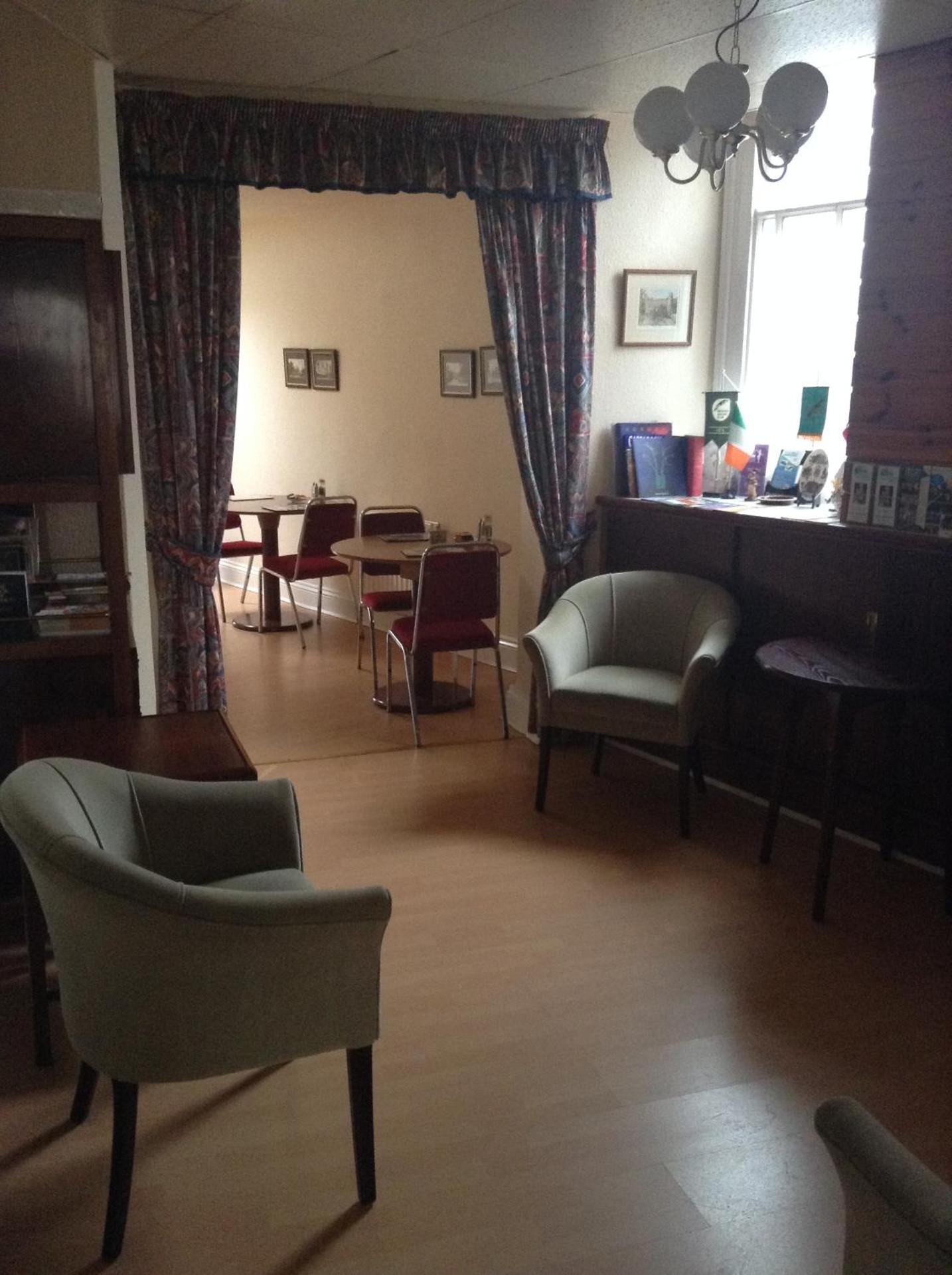 Communal lounge/ TV room