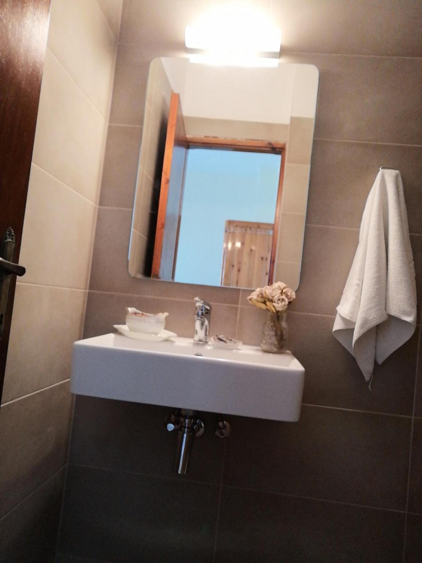 Thanos ,Rooms and Apartments