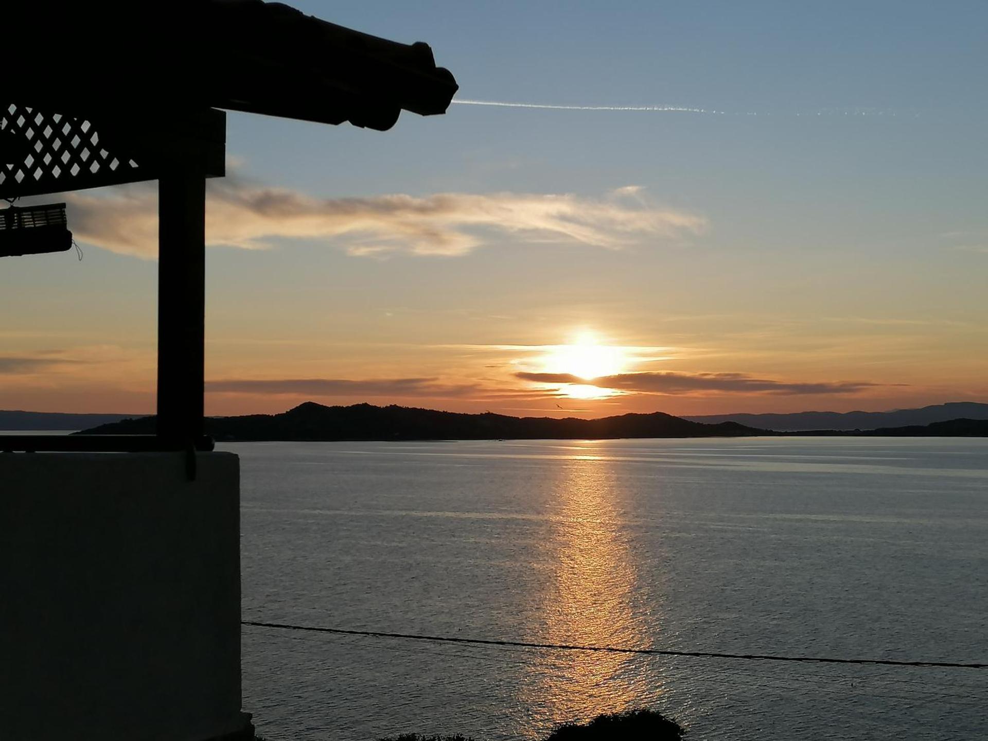 Thanos ,Rooms and Apartments