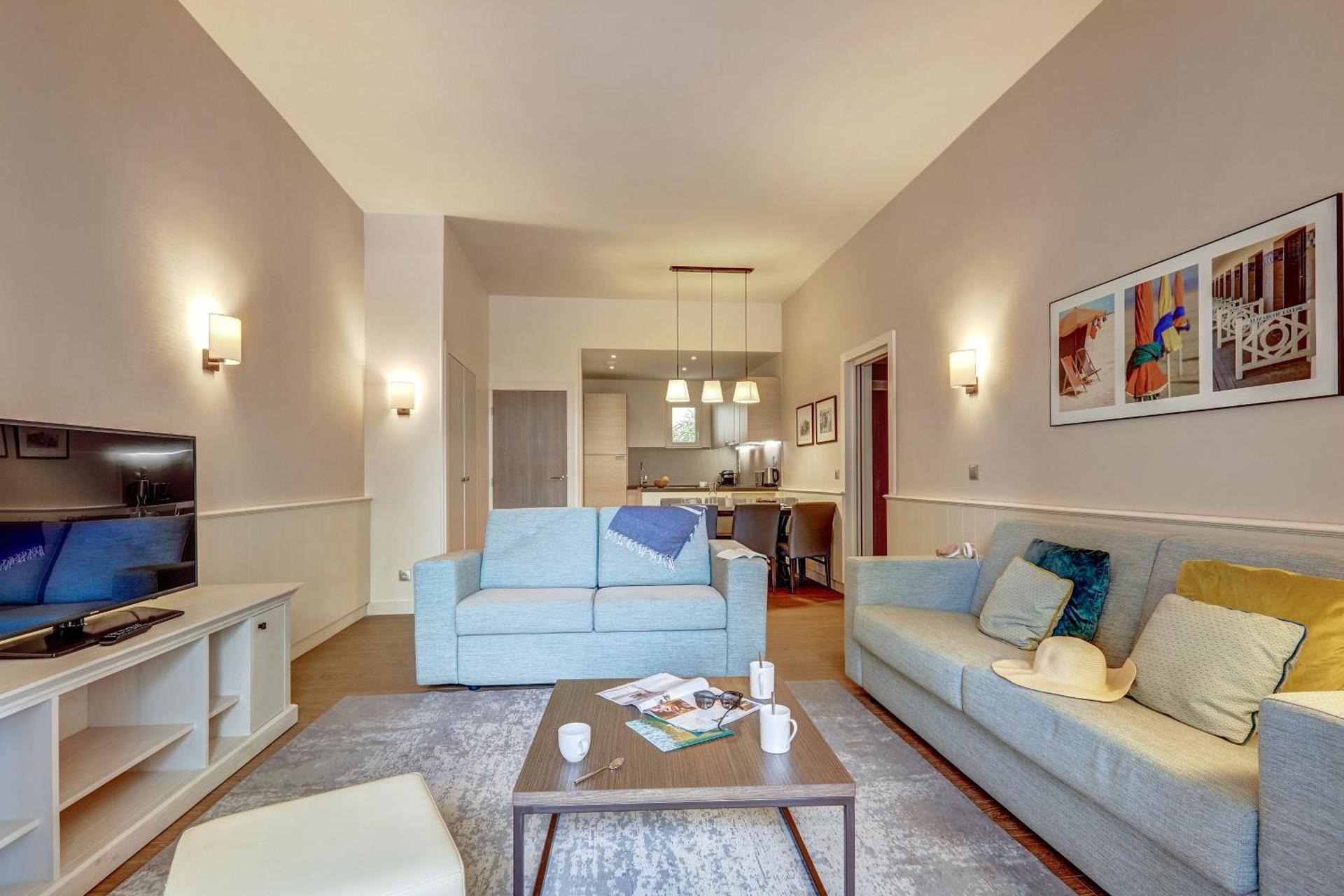 Communal lounge/ TV room