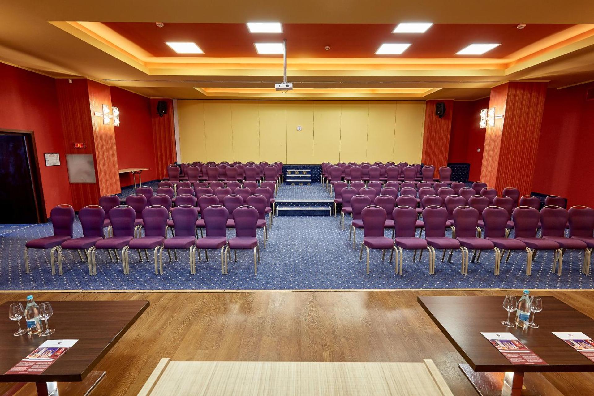 Meeting/conference room