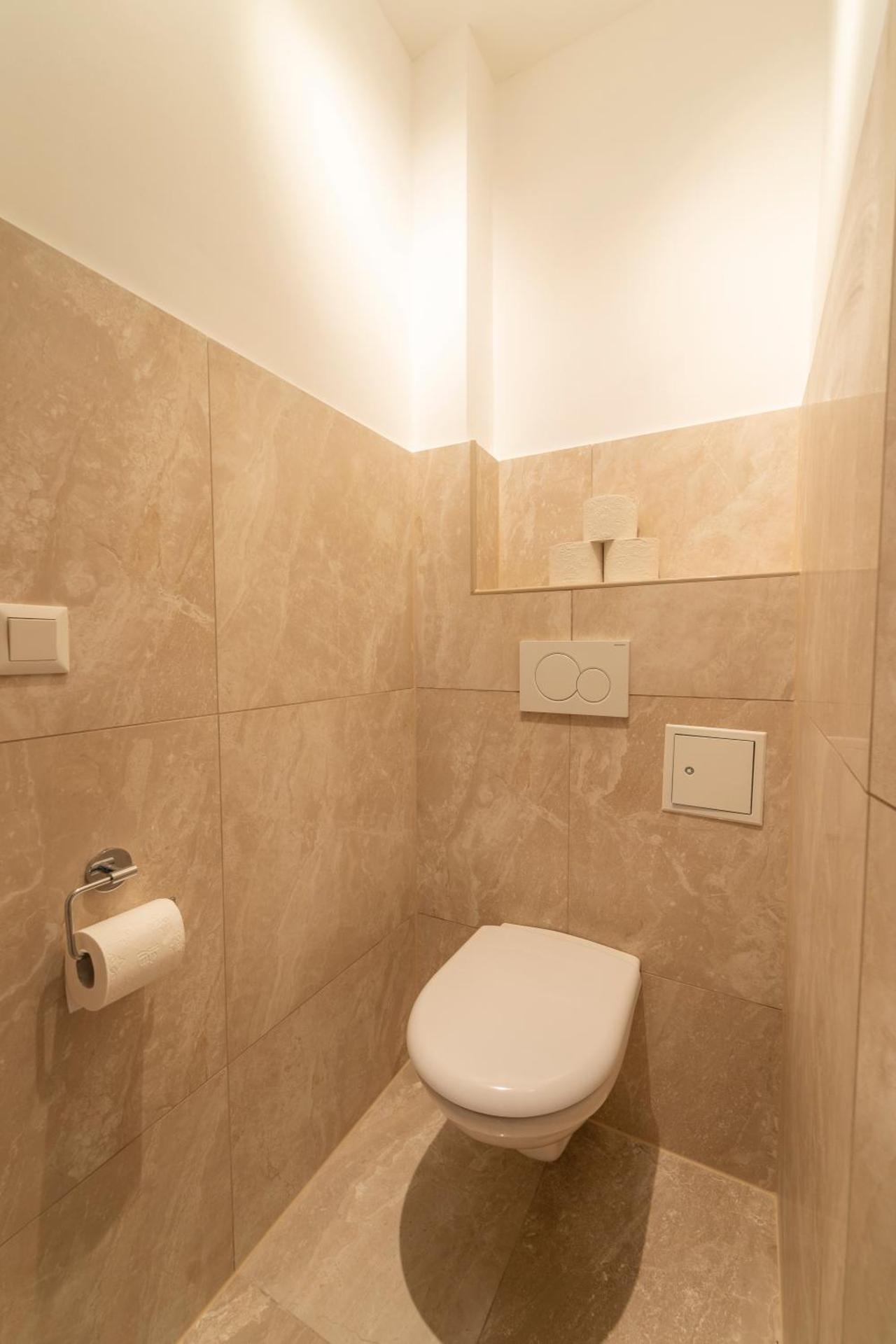 josef's home I Maxi Apartment I near UNO, VIC