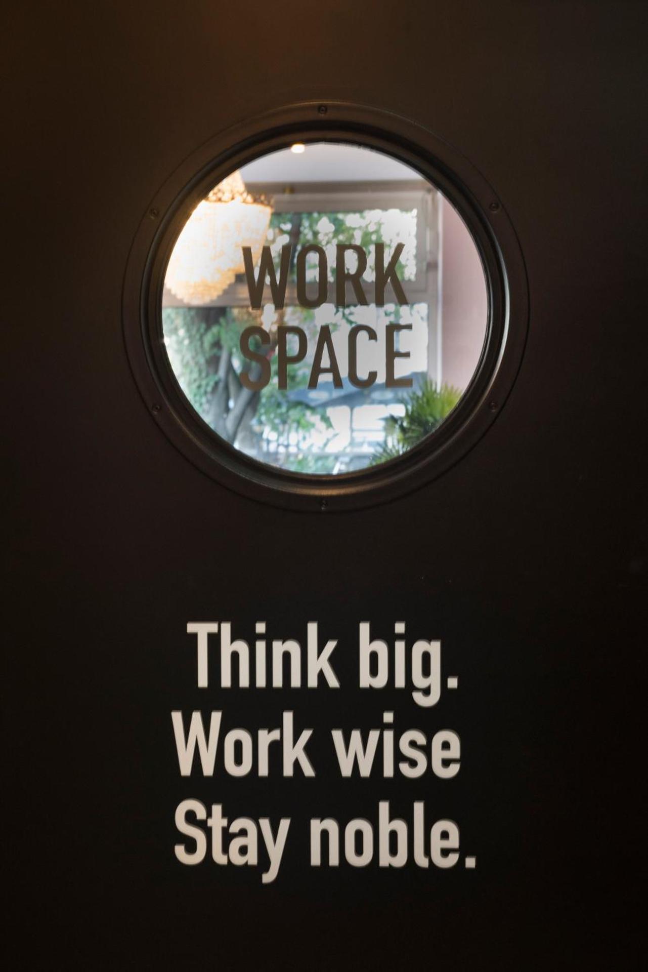 Meeting/conference room