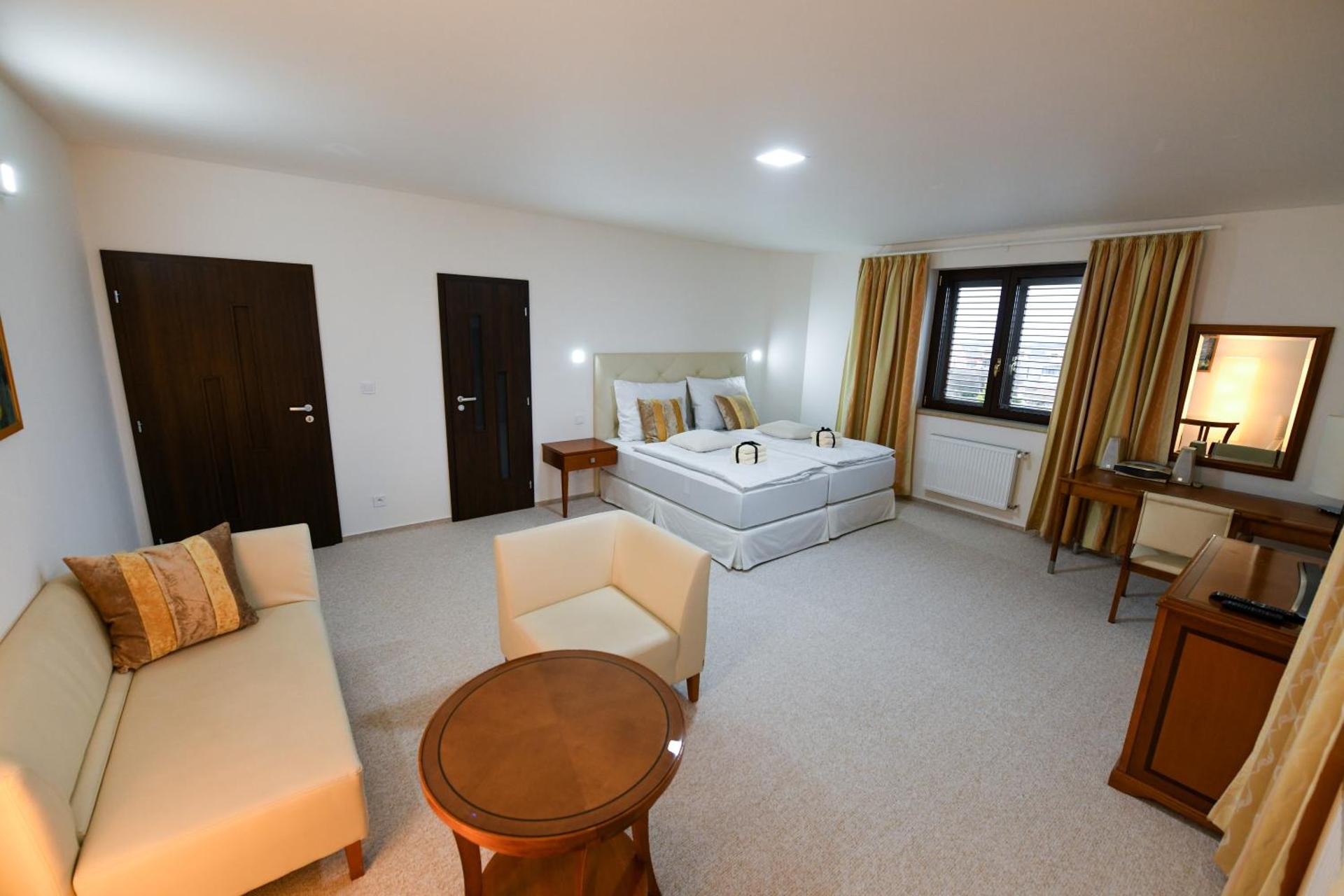 Photo of the whole room