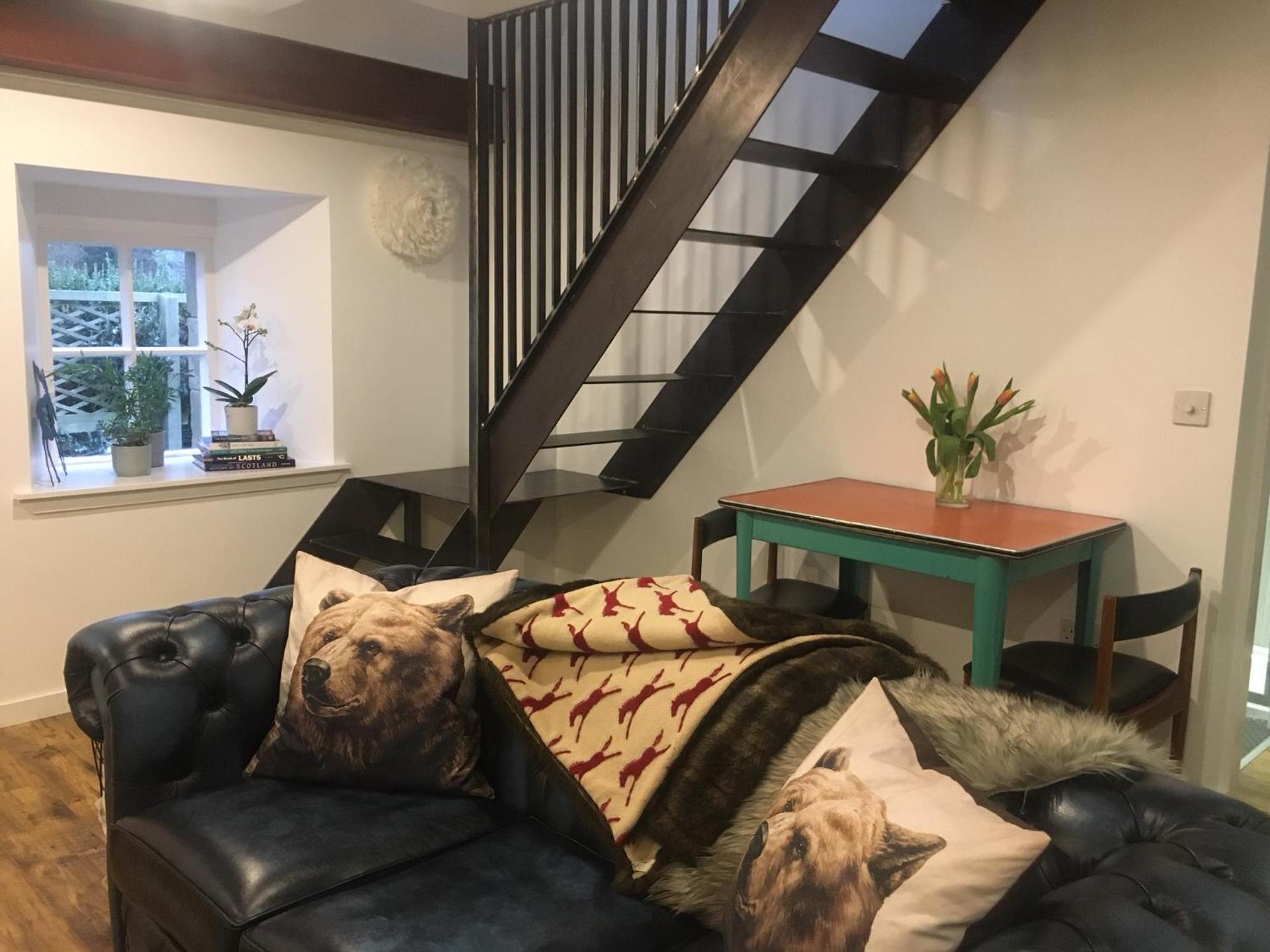 Beautifully Renovated Self-Contained Farm Cottage - close to beaches, North Berwick and the Golf Coast