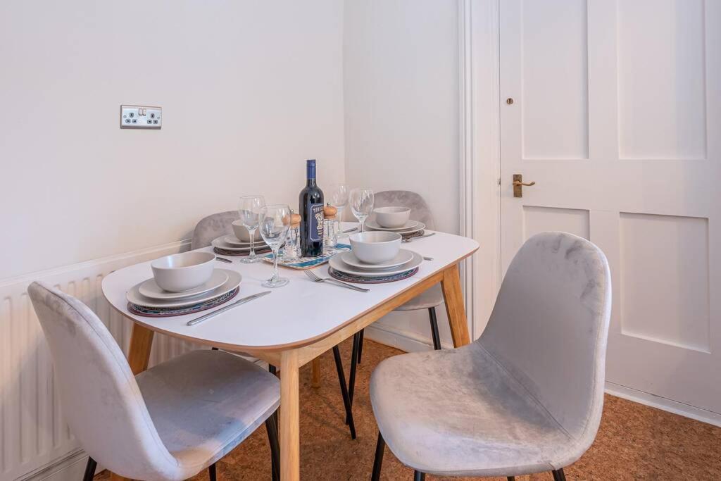 Cosy Mill Workers Cottage Heritage Saltaire