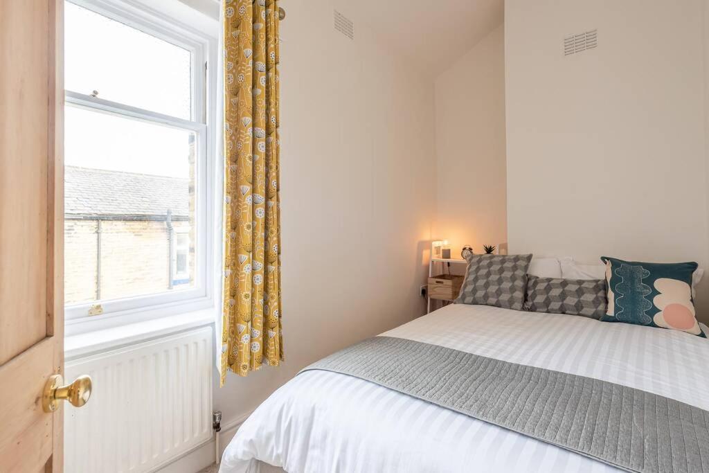 Cosy Mill Workers Cottage Heritage Saltaire