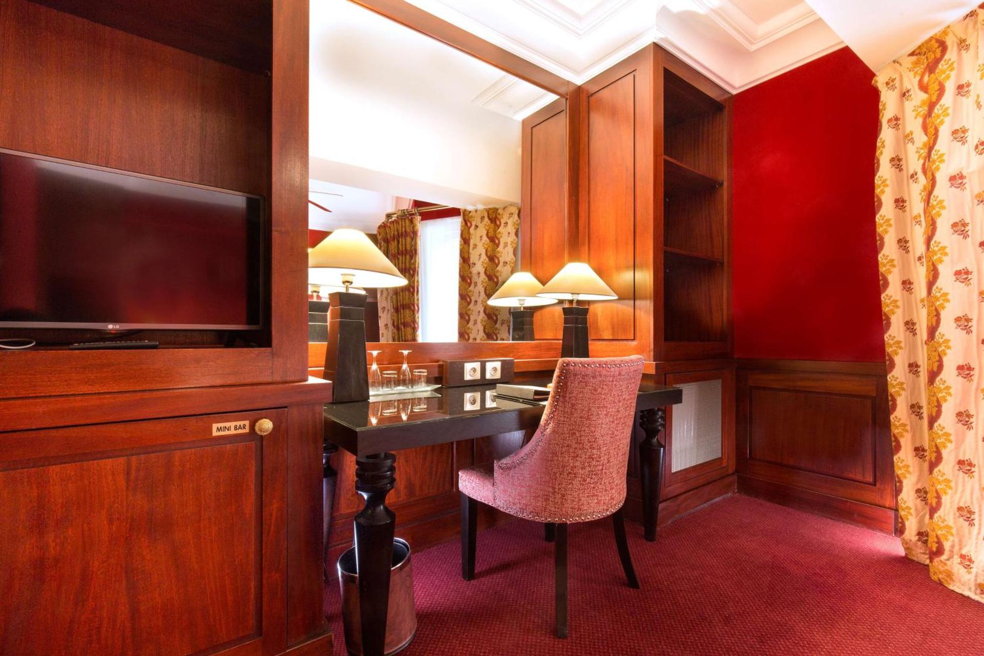 Photo of the whole room