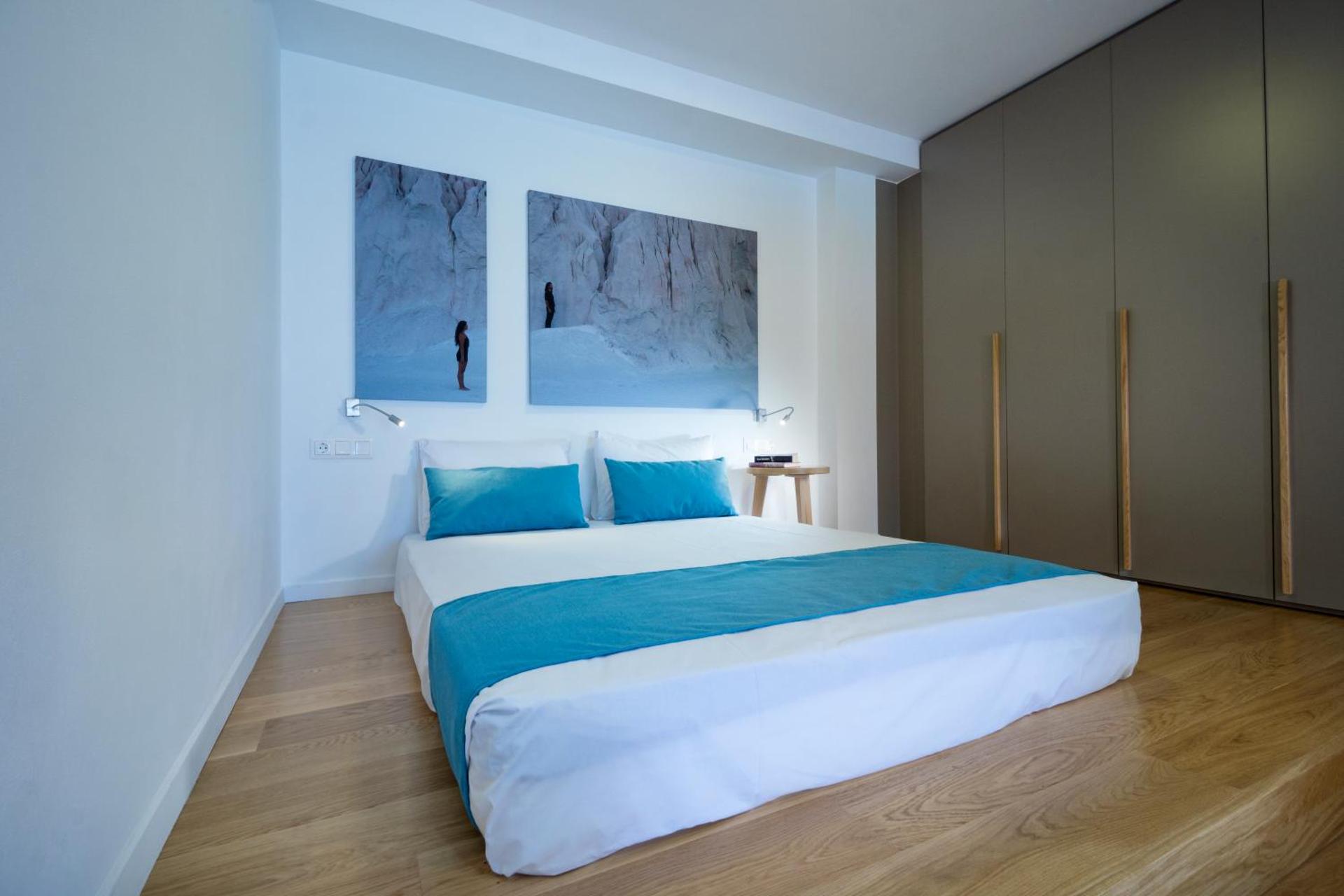 Apartment with Pool View 