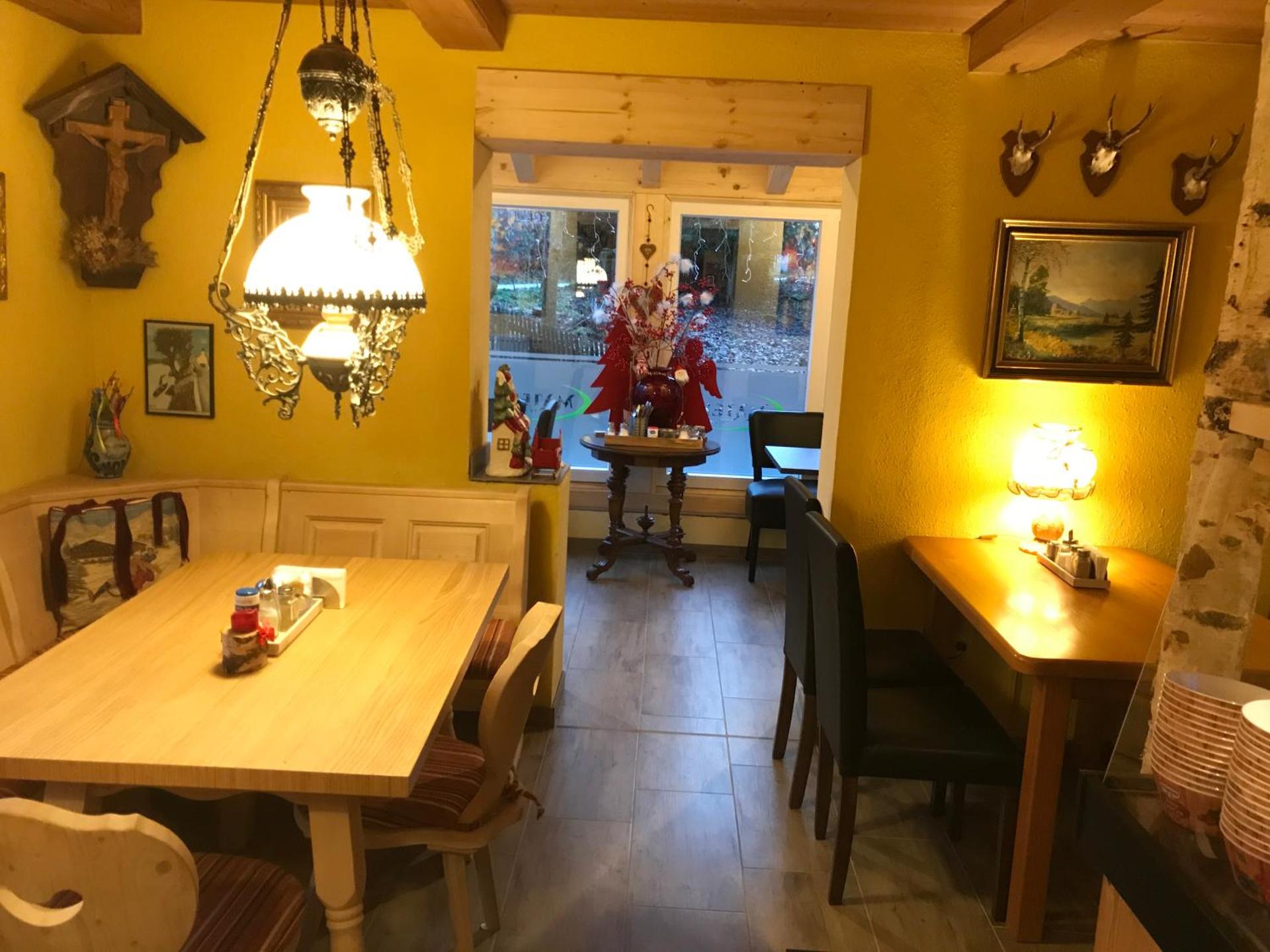 Communal lounge/ TV room