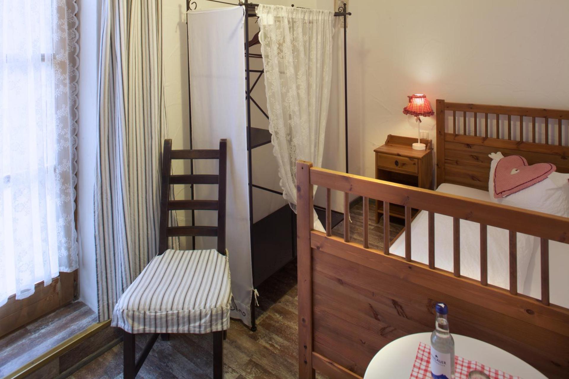 Single Room with Shared Bathroom