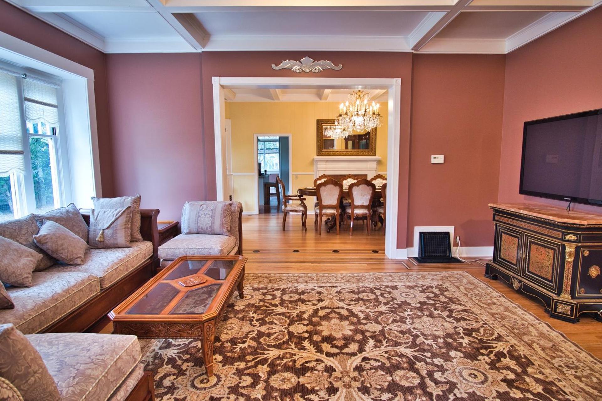 Communal lounge/ TV room