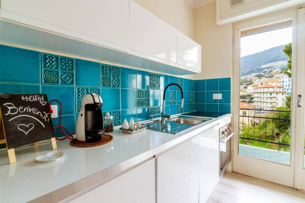 Home La Quiete. Two Bedrooms, 250m from the Beach