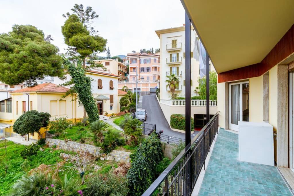 Home La Quiete. Two Bedrooms, 250m from the Beach