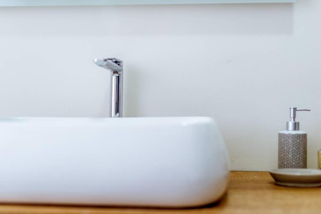 Home La Quiete. Two Bedrooms, 250m from the Beach