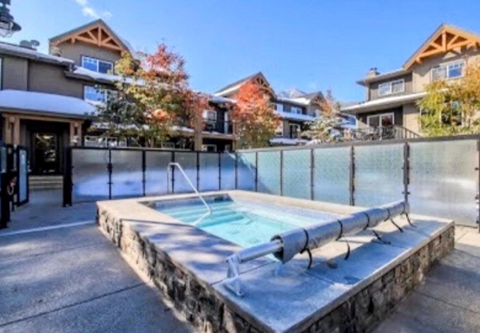 Mountain View Escape - Copperstone 2BR & Hot Tub