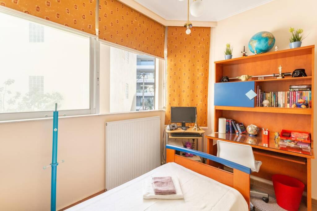 Two Bedroom Apartment Near Alimos Marina !