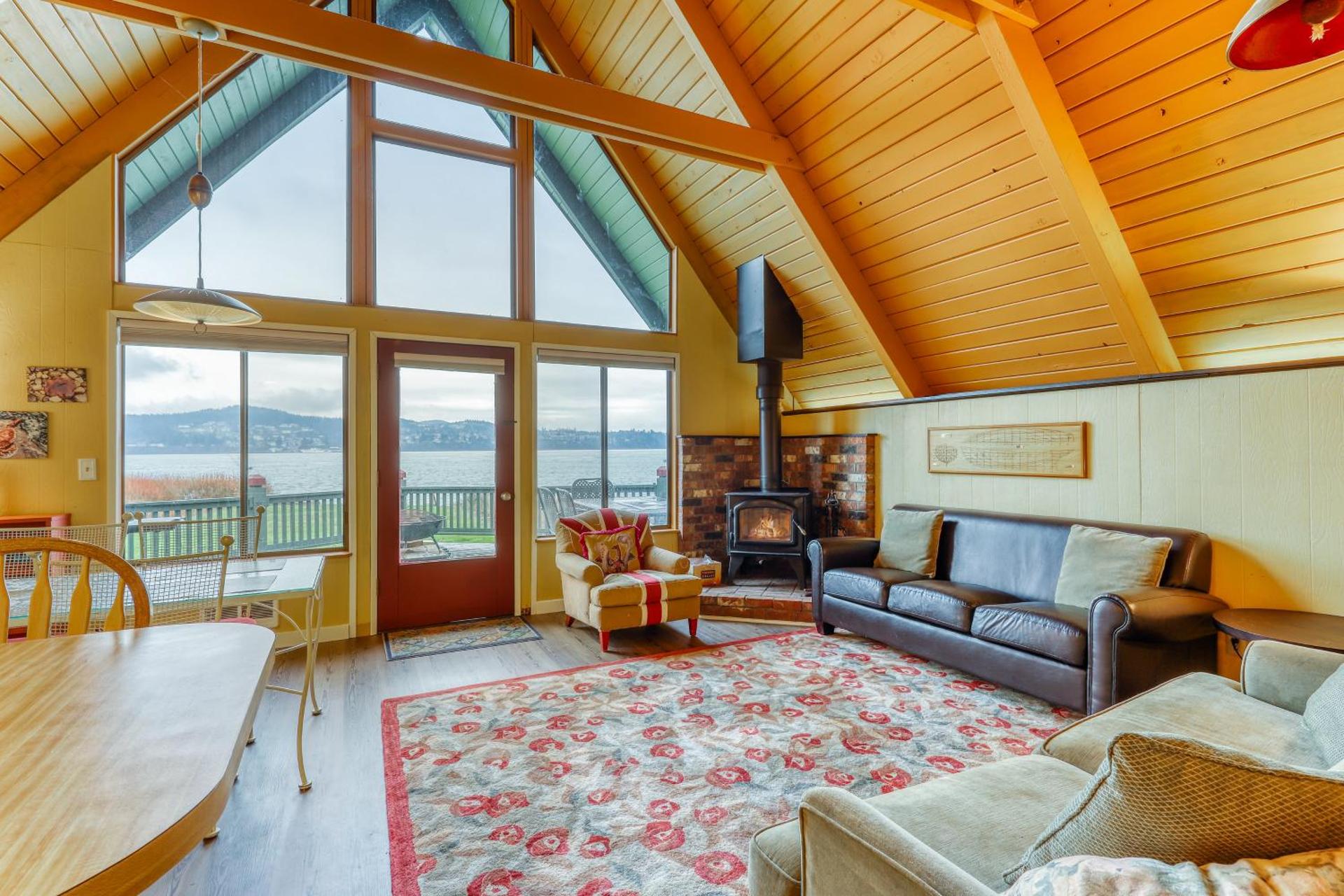 Rustic Guemes Beach Cabin