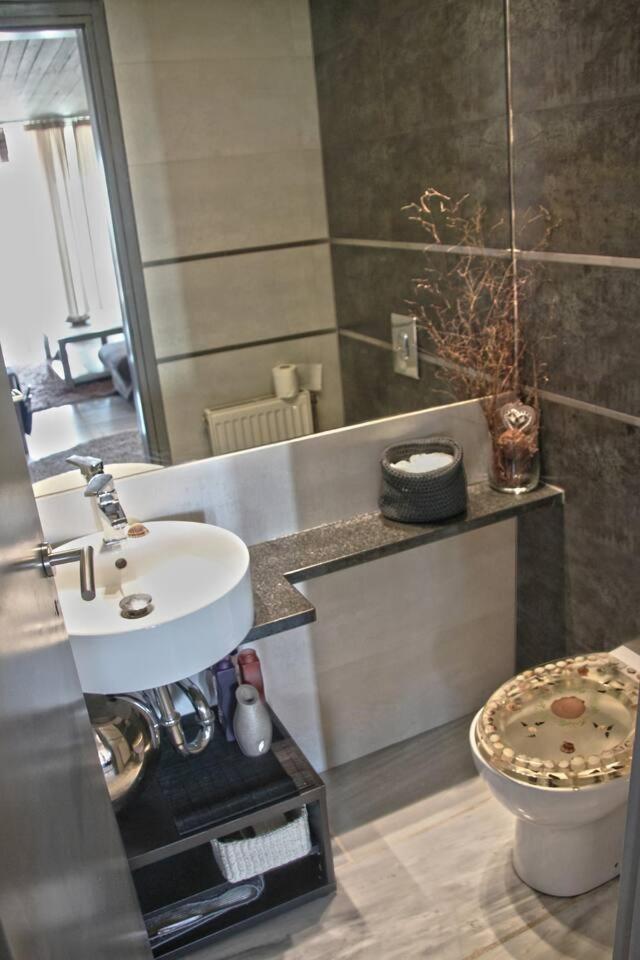 Varkiza Seaside Penthouse with Private Roof Deck