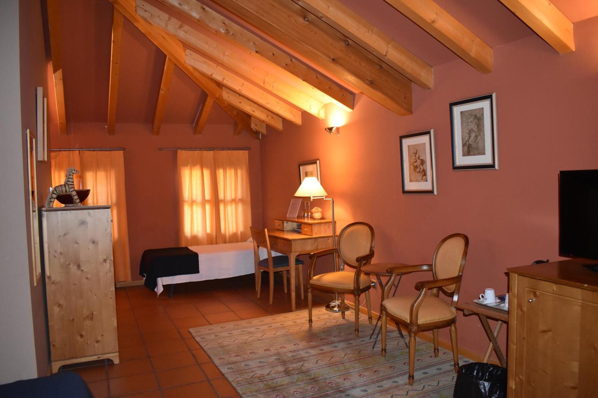 Photo of the whole room