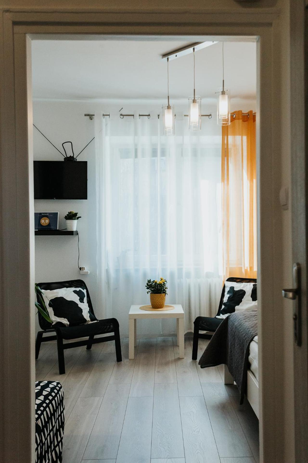 Charming apt Old Town & Jewish District, quiet neighborhood