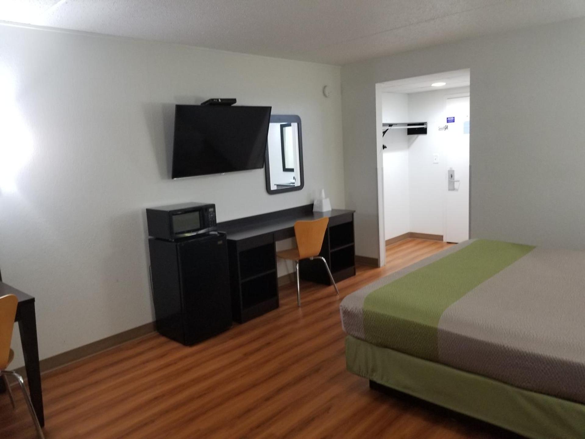 King Room - Non-Smoking