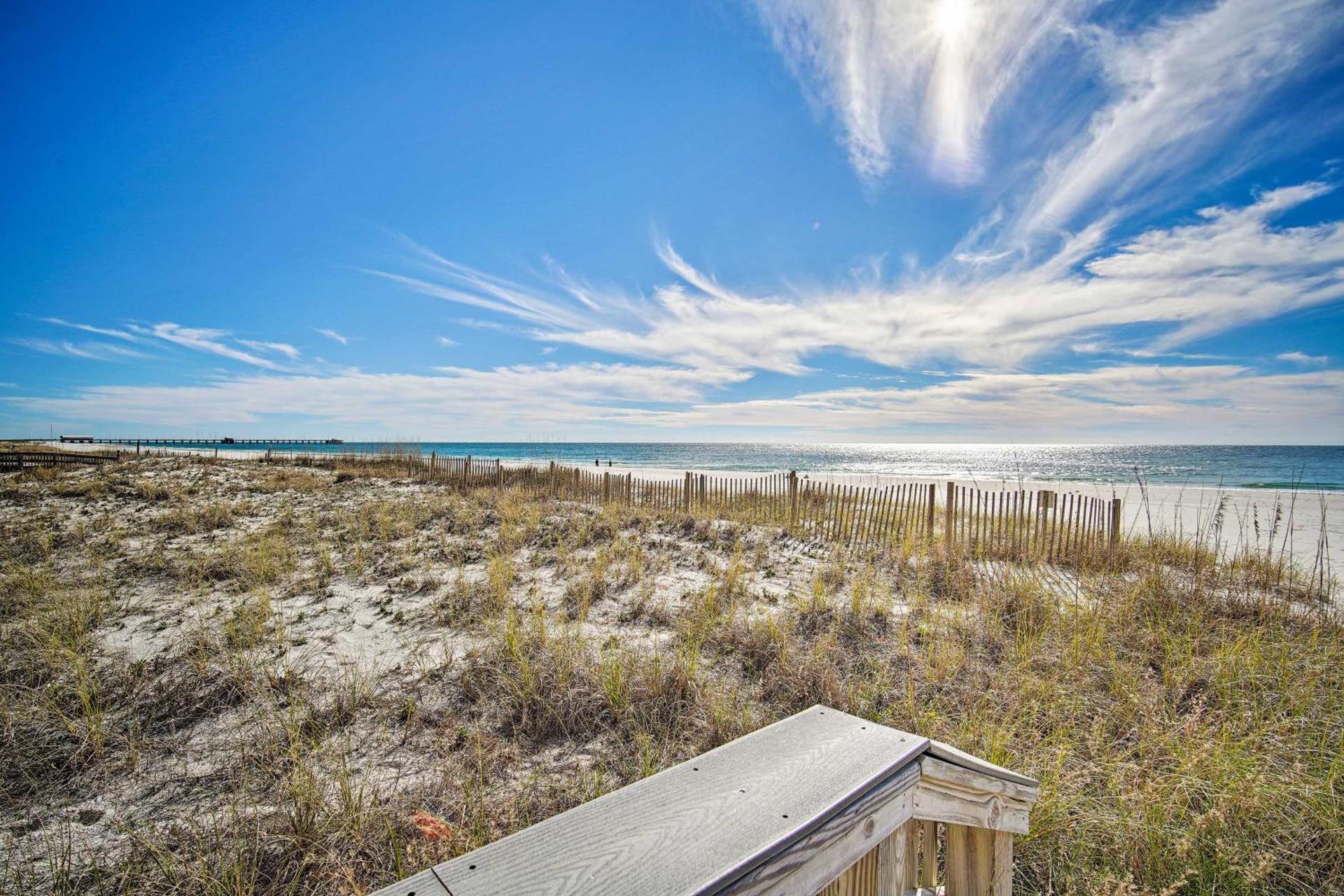 Bright Gulf Shores Beachfront Condo with Pool Access